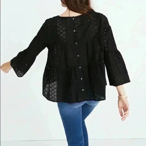 Madewell Eyelet Tiered Button-Back Top bell sleeve Medium - Picture 2 of 8
